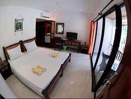 Alona Vida Beach Resort