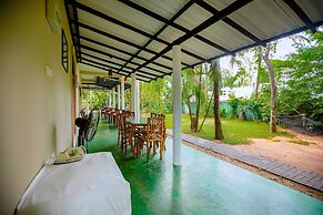 Yala River Face Inn