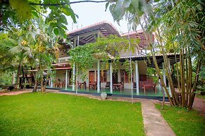 Yala River Face Inn
