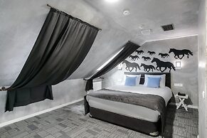 Red Brick Hotel
