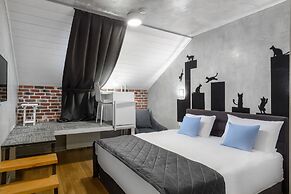 Red Brick Hotel