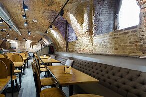Red Brick Hotel