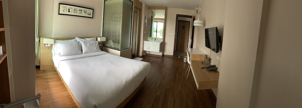 Coco Beach Resort Bangsaen