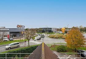 B&B HOTEL Calais Centre Saint-Pierre
