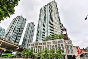 Vibrant Urban Condo 2Bed 2Bath