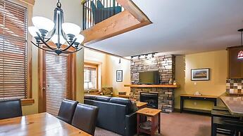 Pinnacle Ridge Chalets by Fernie Lodging