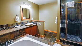 Pinnacle Ridge Chalets by Fernie Lodging