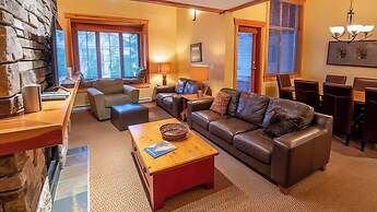 Pinnacle Ridge Chalets by Fernie Lodging