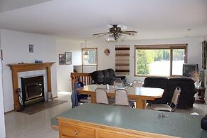 Spruce Forest Lakeside B&B