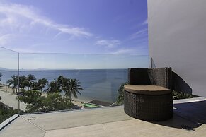 Kalm Bangsaen Hotel