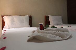 Rooms Palace