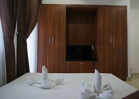 Poetic Hue Hotel