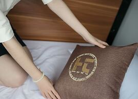 Poetic Hue Hotel