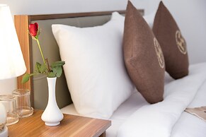 Poetic Hue Hotel