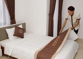 Poetic Hue Hotel