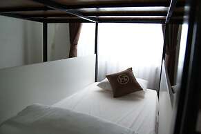 Poetic Hue Hotel