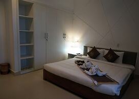 Poetic Hue Hotel