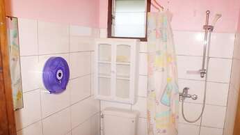 Bluepango Guest House - Hostel