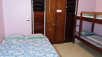Bluepango Guest House - Hostel