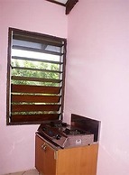 Bluepango Guest House - Hostel