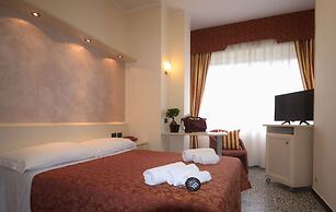 Gold Hotel