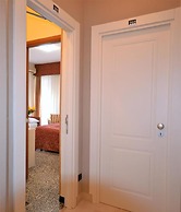 Gold Hotel