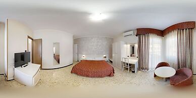 Gold Hotel