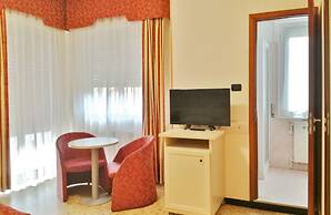 Gold Hotel