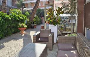 Gold Hotel