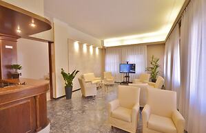 Gold Hotel