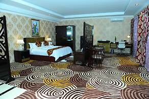 Royal Hinthar Hotel