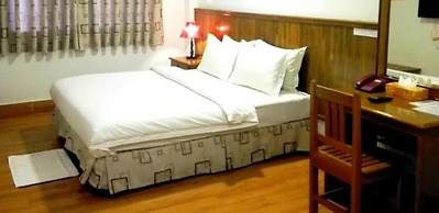 Sky Hotel Hlaing Thar Yar Yangon