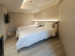 Good Hotel