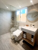 Good Hotel