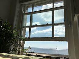 Moray Beachside Apartments