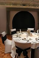 Manor Hotel