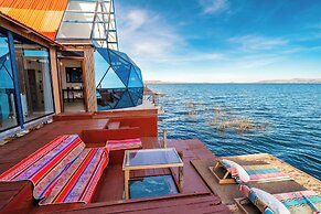 Uros Titicaca Lodge