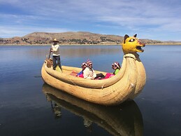 Uros Titicaca Lodge