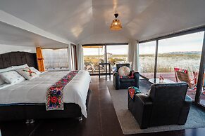 Uros Titicaca Lodge