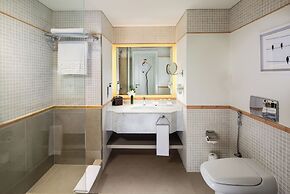 Beach Rotana All Suites