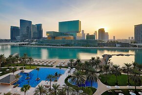 Beach Rotana All Suites
