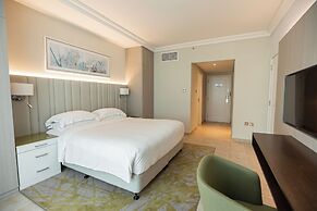 Beach Rotana All Suites
