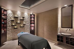 Beach Rotana All Suites