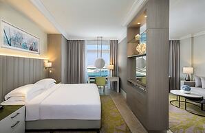 Beach Rotana All Suites