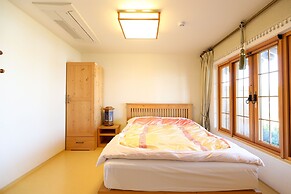 Hanok Hotel Odongjae
