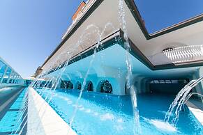 Mayflower Beach Hotel