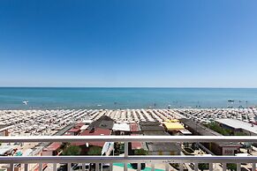 Mayflower Beach Hotel