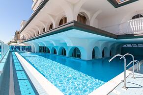 Mayflower Beach Hotel