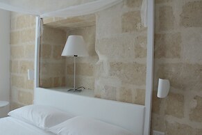 LAMIA Room Rentals