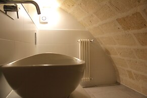 LAMIA Room Rentals